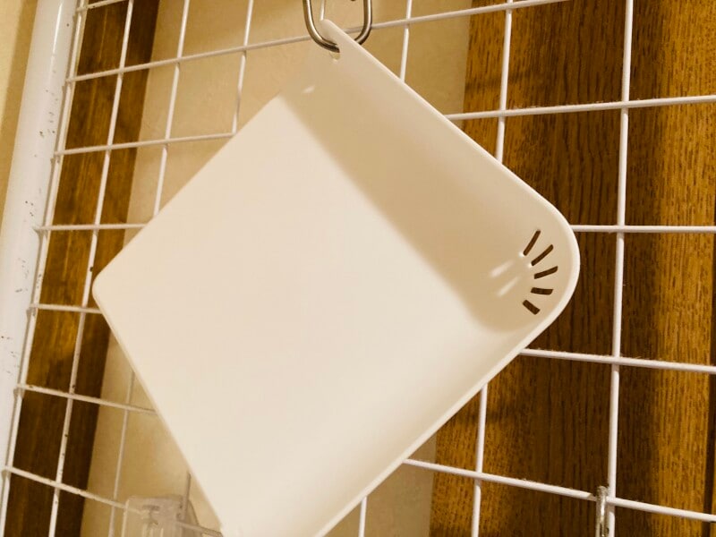 フックにひっかけて収納できる