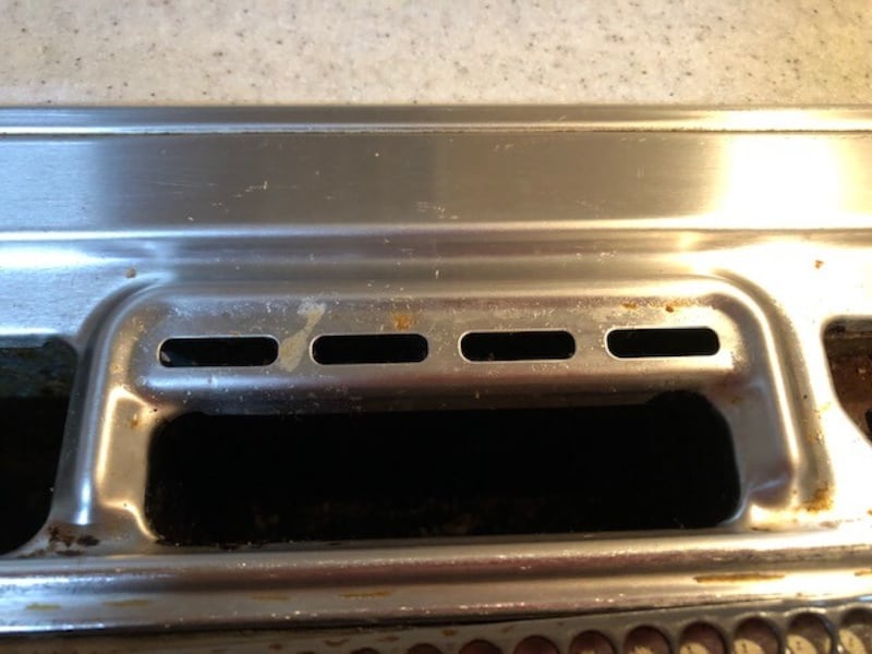 グリルの煙が出るところ