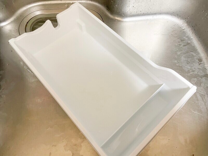 製氷機の掃除をするときに洗う貯氷ケース