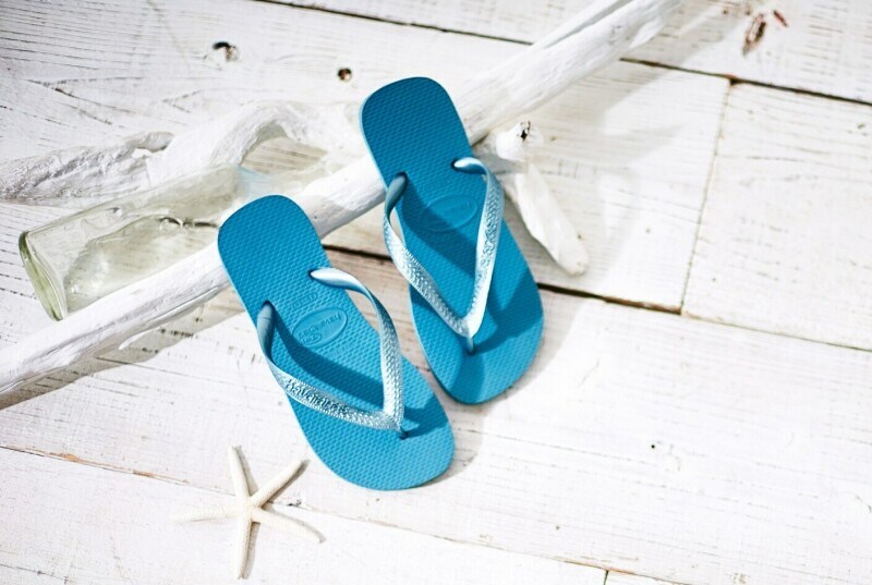 肌が直接触れるサンダルにはかなりの汚れが……