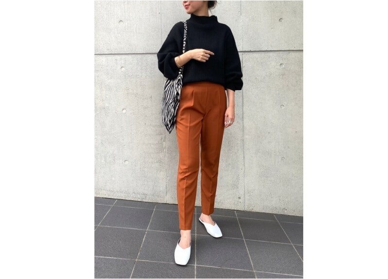 抜け感があってこれ一足でおしゃれな足元になれるミュール　出典：WEAR