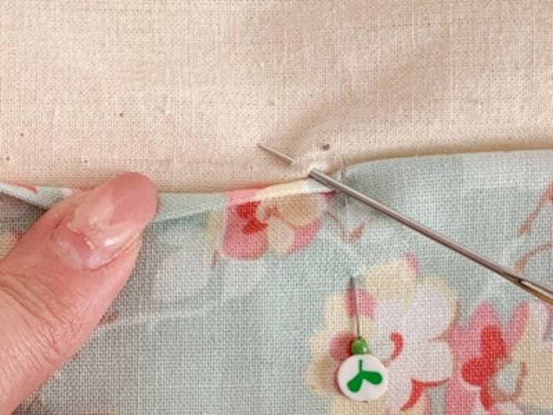 かがり縫いとは 手縫い ミシンで行う縫い代の始末のやり方 ハンドメイド 手芸 All About
