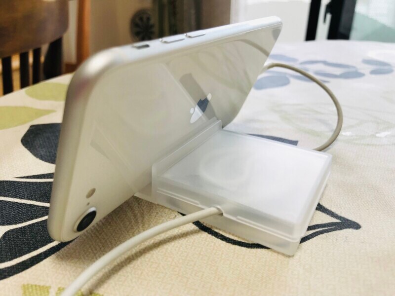 「角型」タイプにスタンド部分がプラスされている