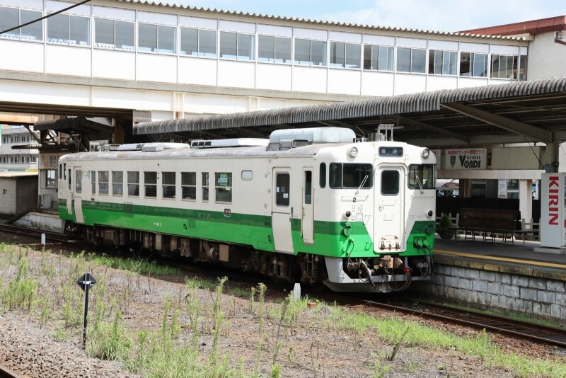 五井駅で発車を待つキハ40形