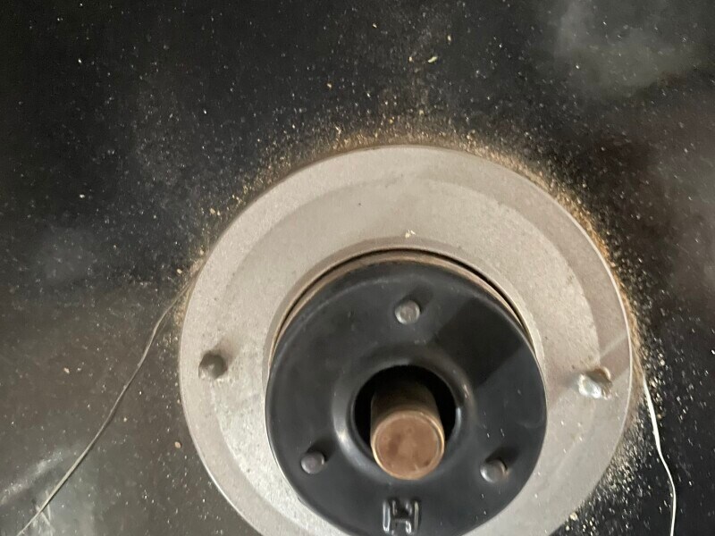 粉のような汚れがでてきました。