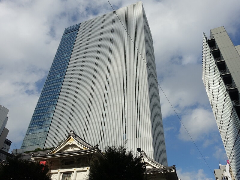 風景に溶け込んだ新しい歌舞伎座