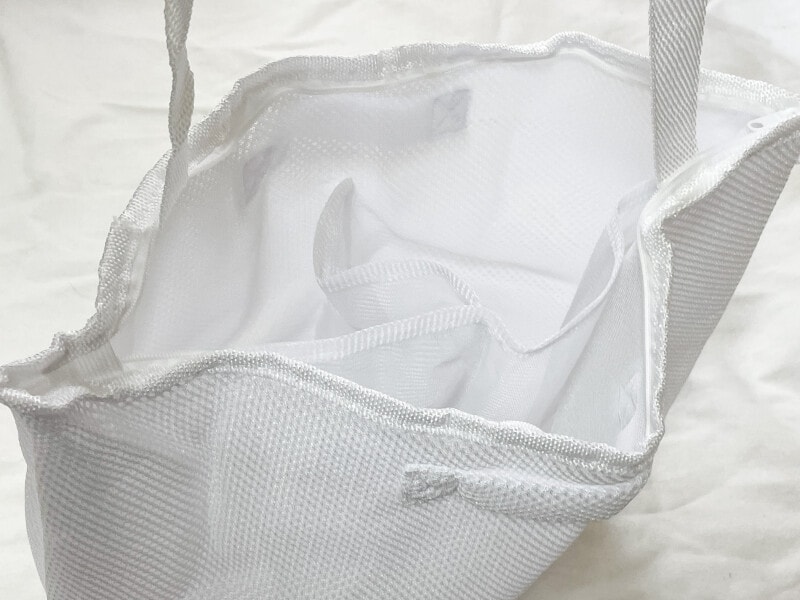 スタンダードプロダクツおすすめ「洗濯ネット クッショントート型仕切り付」
