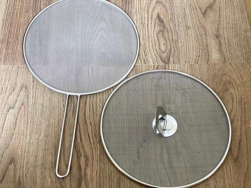 持ち手付き油跳ね防止ネットと同シリーズで取っ手付き油跳ね防止ネット