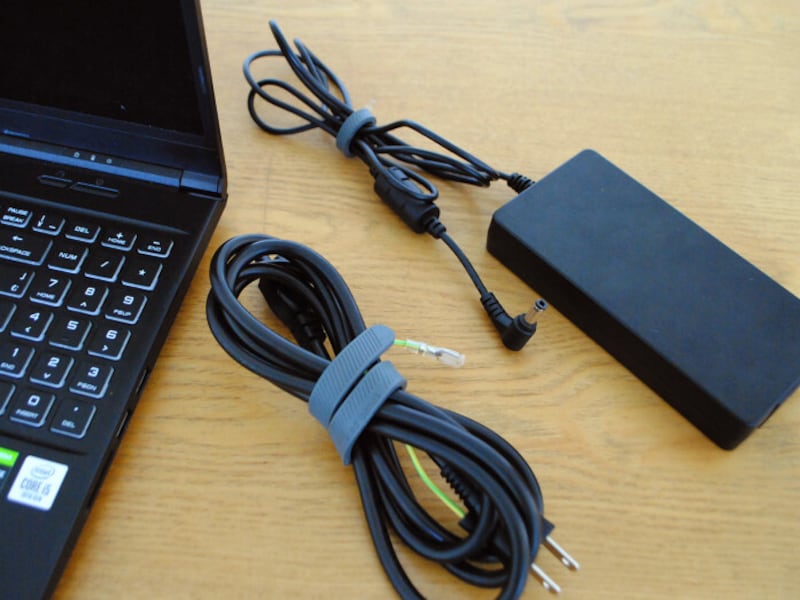 セリアの形状記憶コードバンド