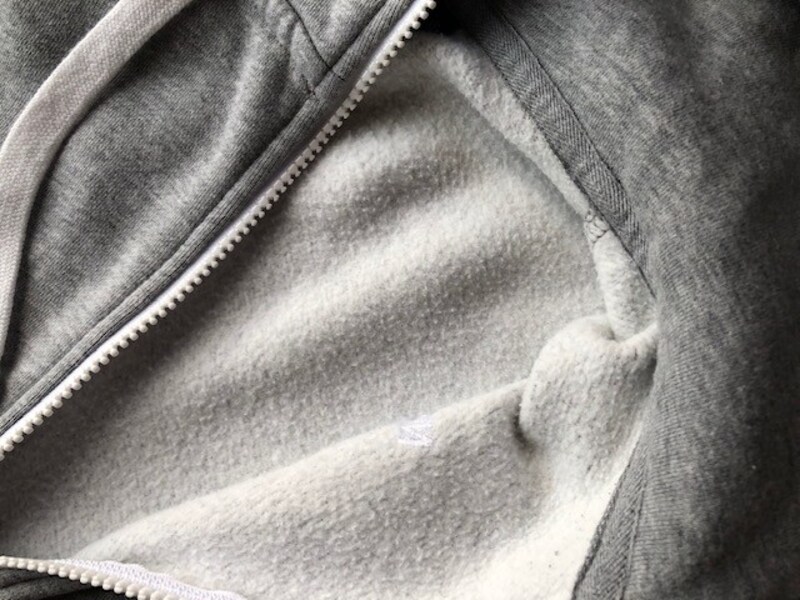 裏地は起毛になっている