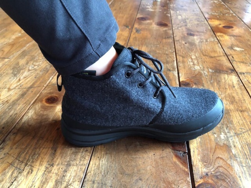 足首まで高さがある