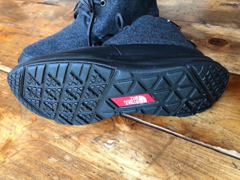 ソールはゴム底