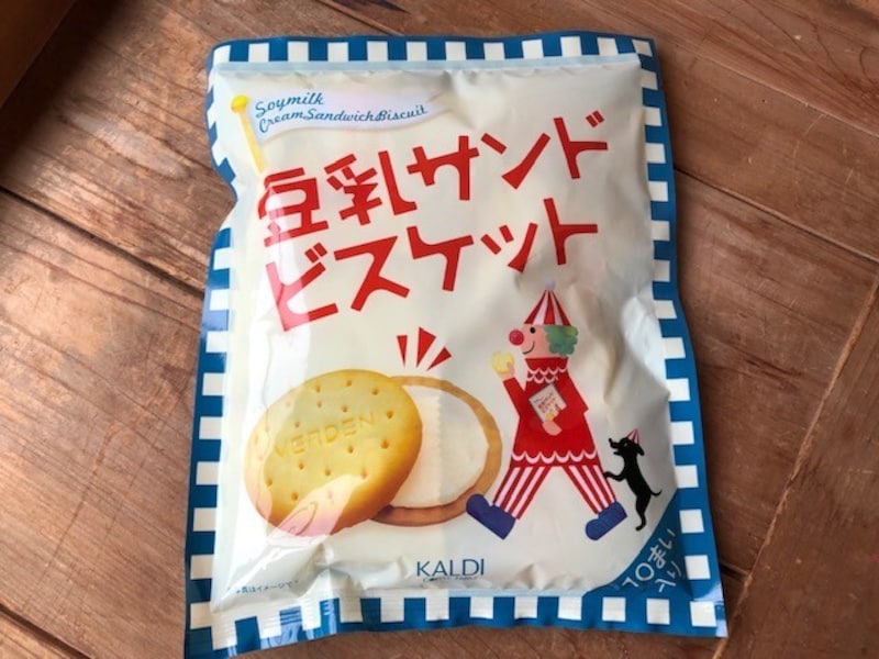 カルディ「豆乳サンドビスケット」