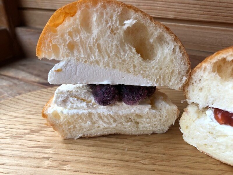 冷凍ブルーベリーをサンド