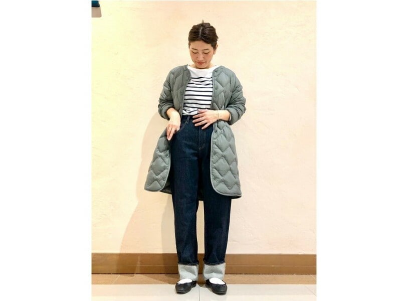 薄手なのでもこもこし過ぎず、でも暖かいダウンジャケットは重宝間違いなし 出典:StyleHint