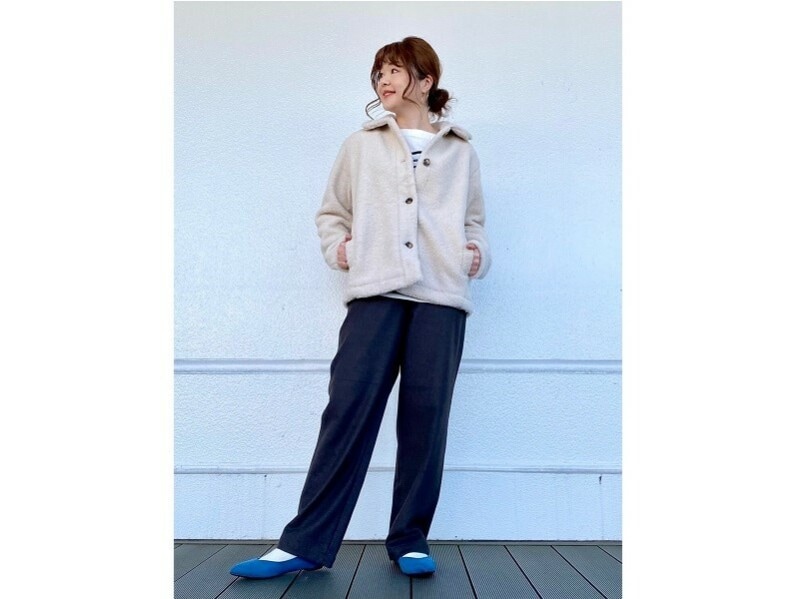 ジップアップではなくボタン留めタイプなのでカジュアルすぎないのも◎ 出典:StyleHint