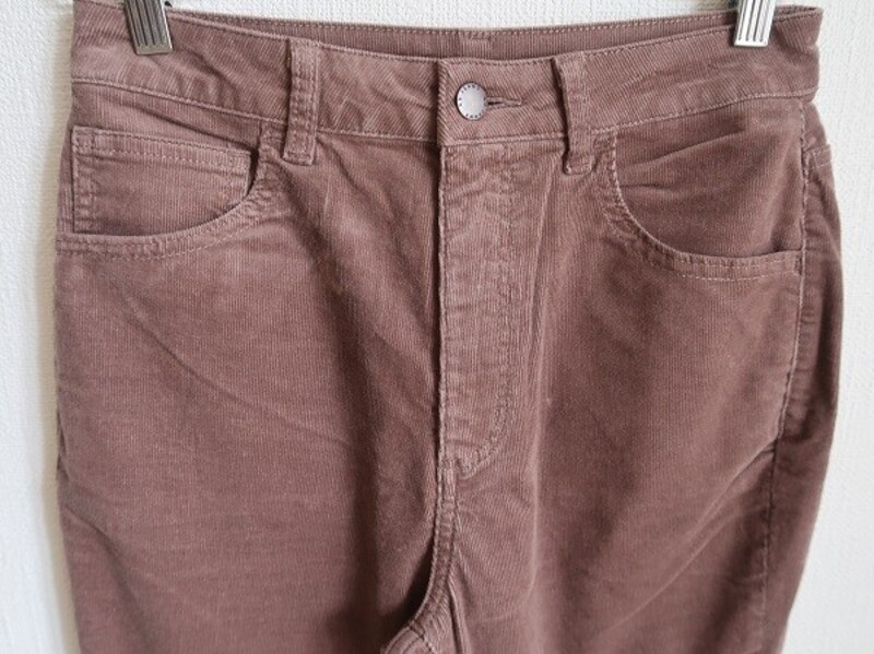 注目カラーの「ピンク」はブラウン寄りのニュアンスカラーでおしゃれ