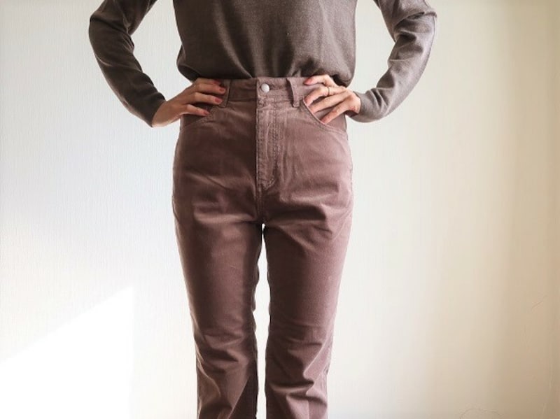 ストレッチ素材＆お腹をすっぽり包むハイウエストで暖かく安心