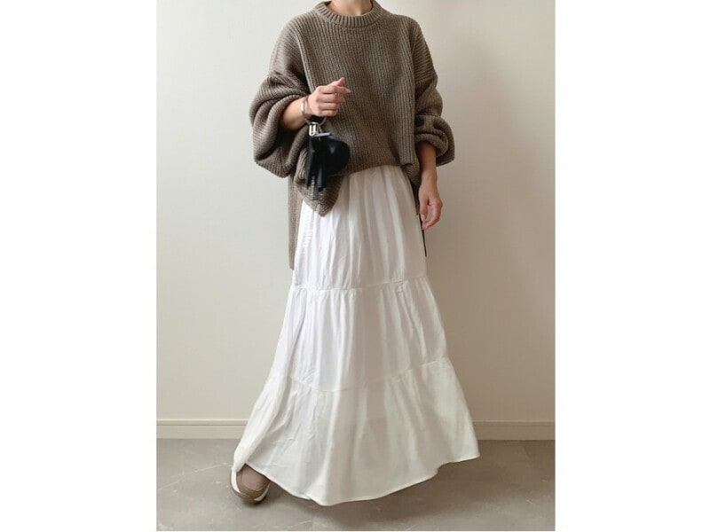 【OKコーデ】トップスとボトムスの素材にメリハリを意識すると◎ 出典:WEAR
