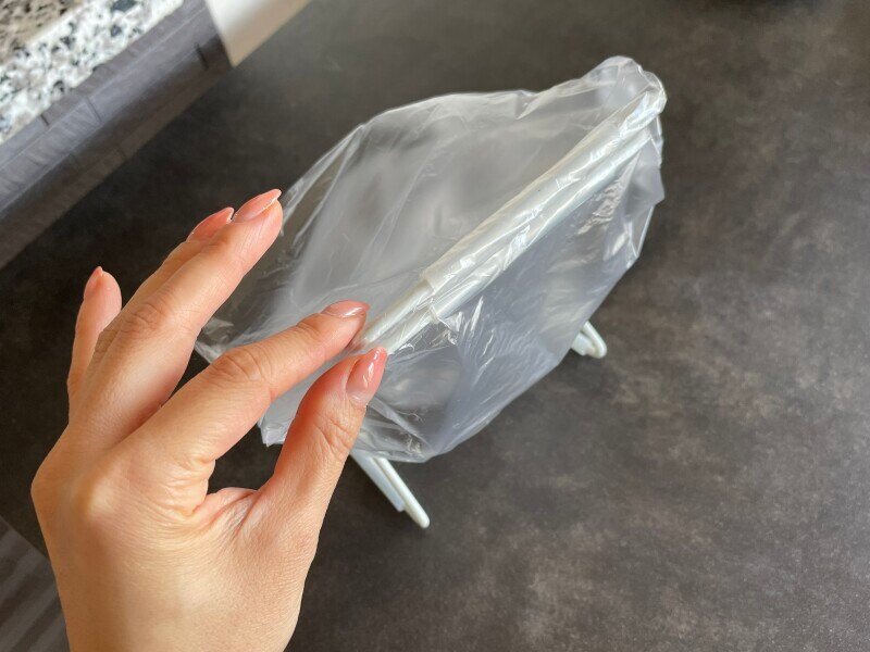 コミ箱の口部分を閉めることが可能