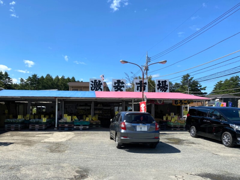 ホテルの側には道の駅や直売所があるので、果物などを買ってホテルへ。