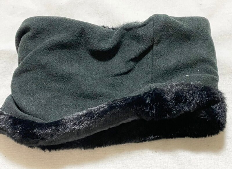 ダイソーの「ネックウォーマー」220円（税込）