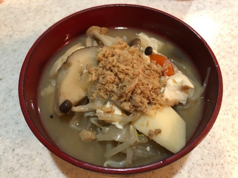 お味噌汁にトッピング
