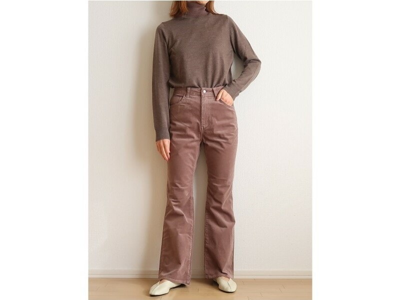 全身をブラウン系の色味でまとめたワントーンコーデもおすすめ