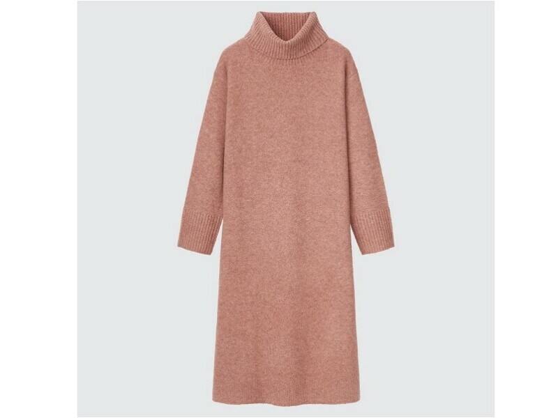 ユニクロ　スフレヤーンタートルネックワンピース　3990円（税込）