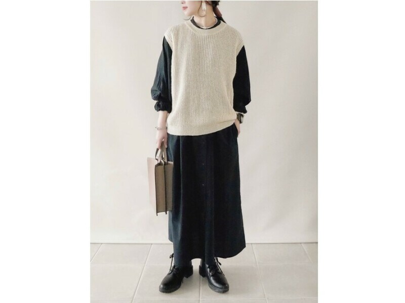 ワンピとして、羽織りとして、ベストをレイヤードして、と着まわし度抜群 出典:WEAR