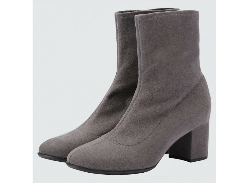 ユニクロ ストレッチショートブーツ 3990円(税込)