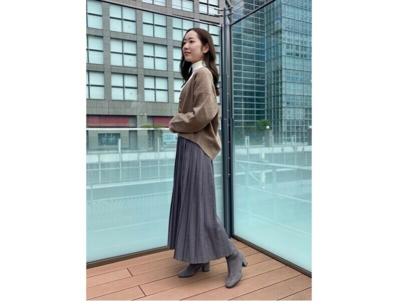 足首もあたたかく、ストレッチが効いていて履きやすいショートブーツ 出典:StyleHint