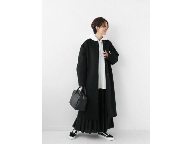 【OKコーデ】秋冬に多いゆったりコーデの時は、足元も馴染む色味がおすすめ 出典:WEAR