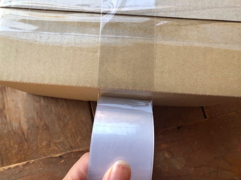 まずはテープでとめる