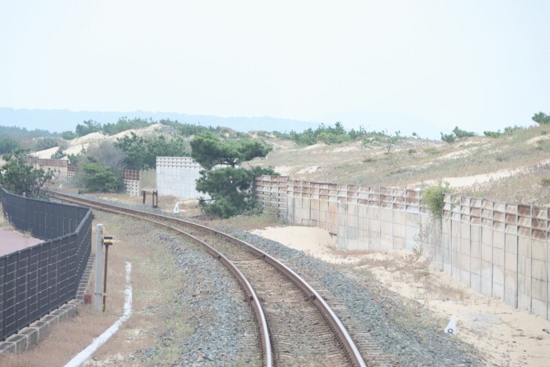 砂洲の中を行く