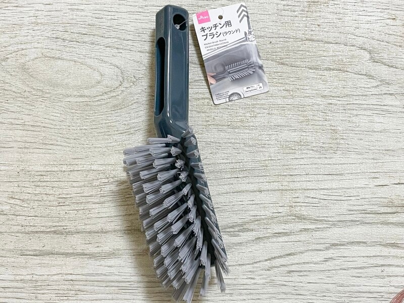 キッチン掃除におすすめダイソーのキッチン用ブラシラウンド