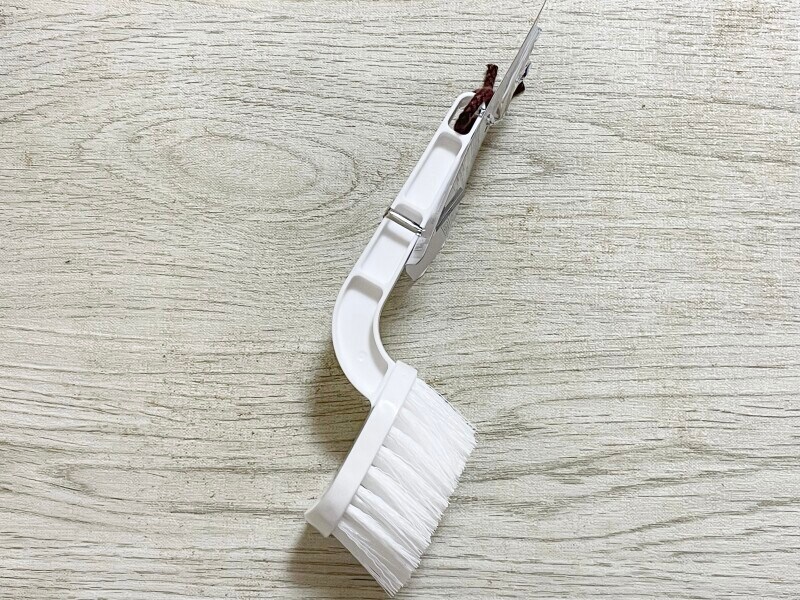 ダイソーの「ハンドルブラシ」