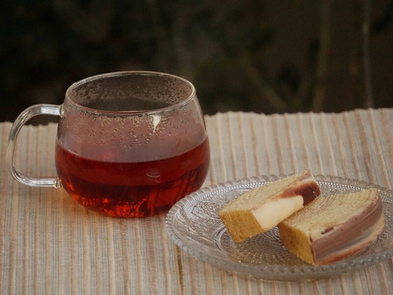 シャトレーゼ「YATSUDOKI 八ヶ岳白樺シロップ入り 高原バウムクーヘン」で優雅なティータイムを