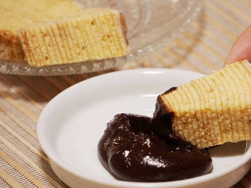 濃厚なチョコレートをたっぷりつけてチョコレートフォンデュ風に