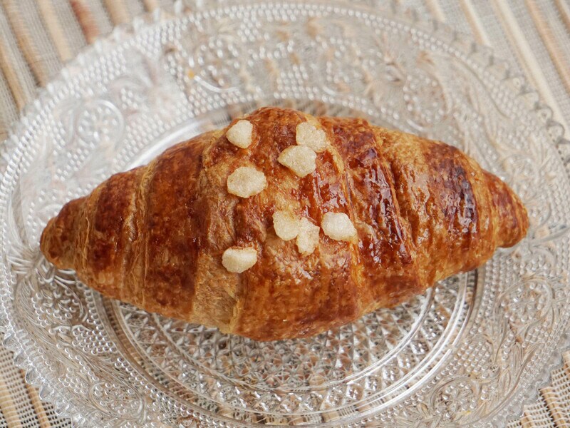 シャトレーゼとYATSUDOKI「焼きたてシュガークロワッサン」