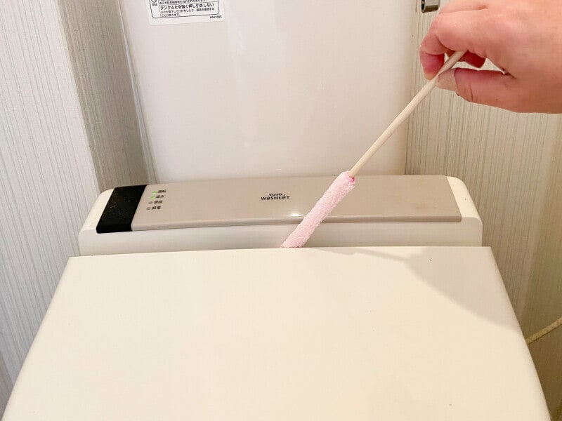 トイレ掃除　蓋の裏