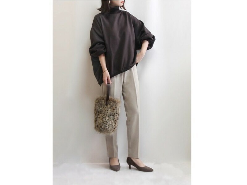 ベージュやナチュラルなど明るいカラーで女性らしく　出典：WEAR