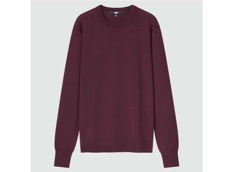 ユニクロ　エクストラファインメリノクルーネックセーター　2990円（税込）