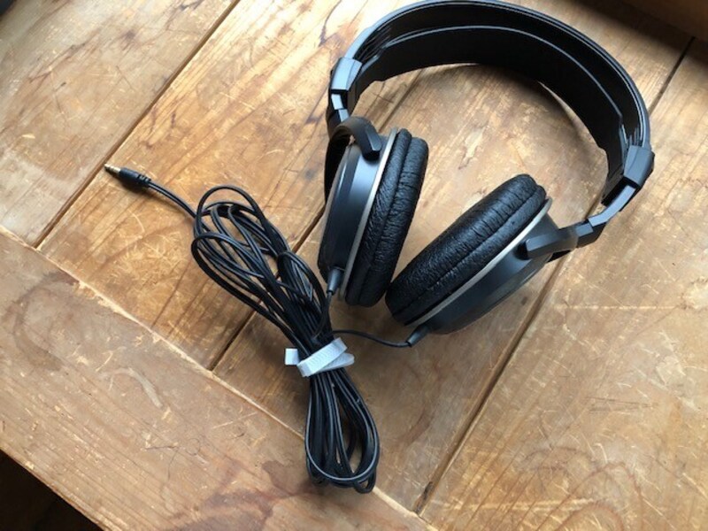 ヘッドホンの長いコードもまとめる