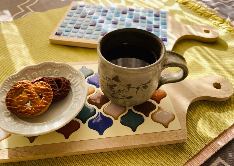 ちょっとリメイクしただけで、カフェトレーに大変身！