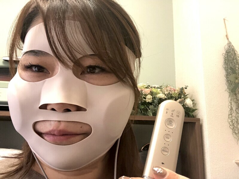 使用中の姿はなかなかシュールですが、在宅ワーク中に使えるのもうれしいところ