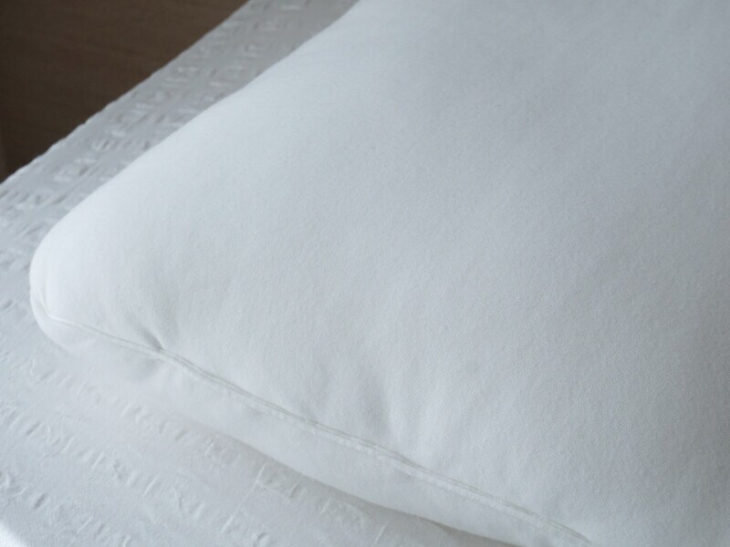 ふっくら気持ちいい「頭を支える沈み込み過ぎないふっくら枕・低め」