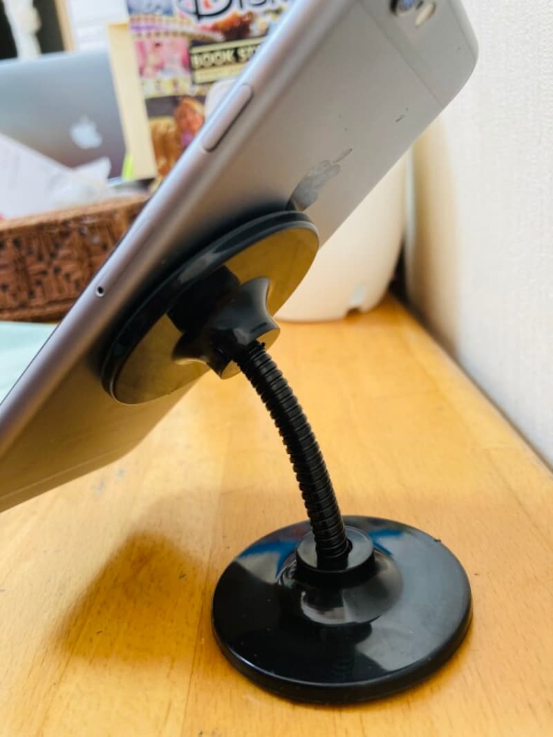 材質ABS、スチール、ポリウレタン