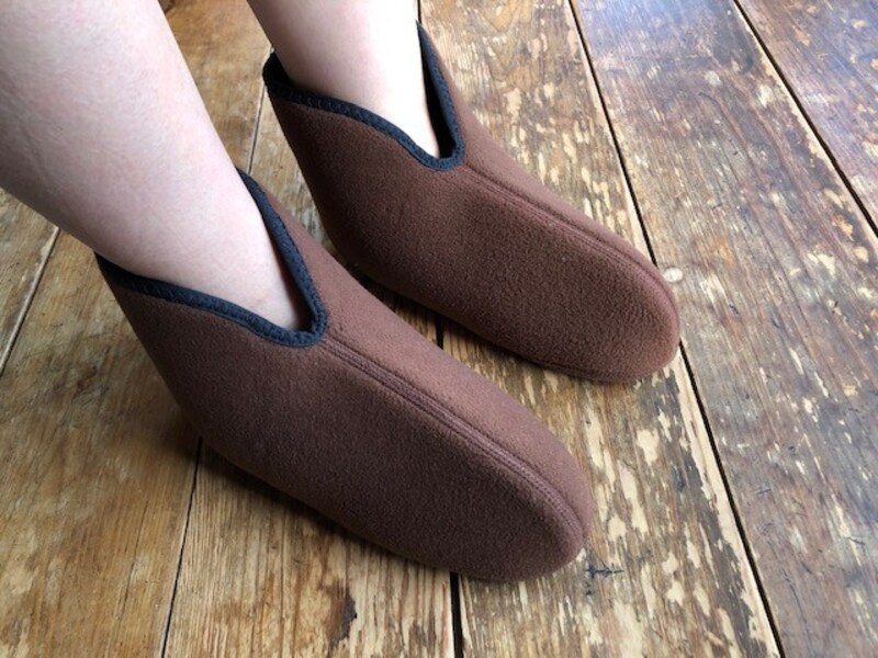 足をすっぽり覆ってくれるインナーソックス