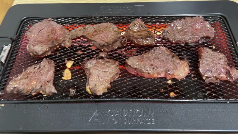 肉を焼いても全然煙が出ません